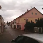Pod Baruncinou Skolou Lägenhet