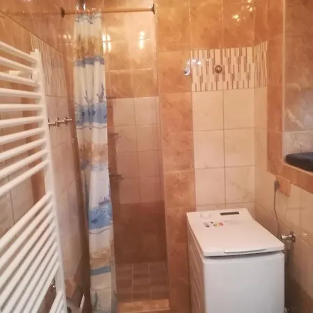 Pod Baruncinou Skolou Apartament *