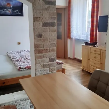 Pod Baruncinou Skolou شقة *