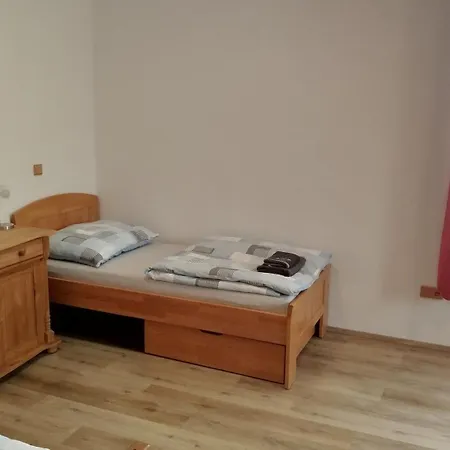 شقة Pod Baruncinou Skolou Česká Skalice